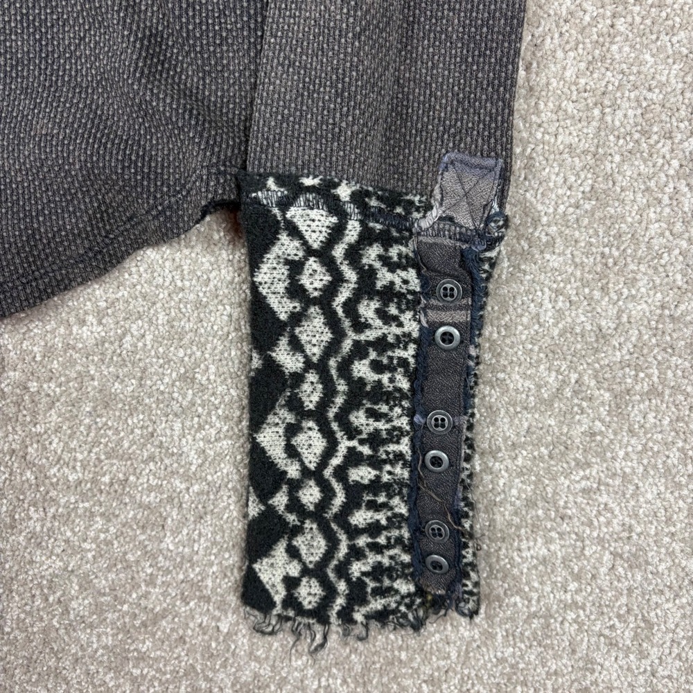 We The Free Free People Charcoal Gray Waffle Knit Thermal V-Neck Top Large - Picture 3 of 7